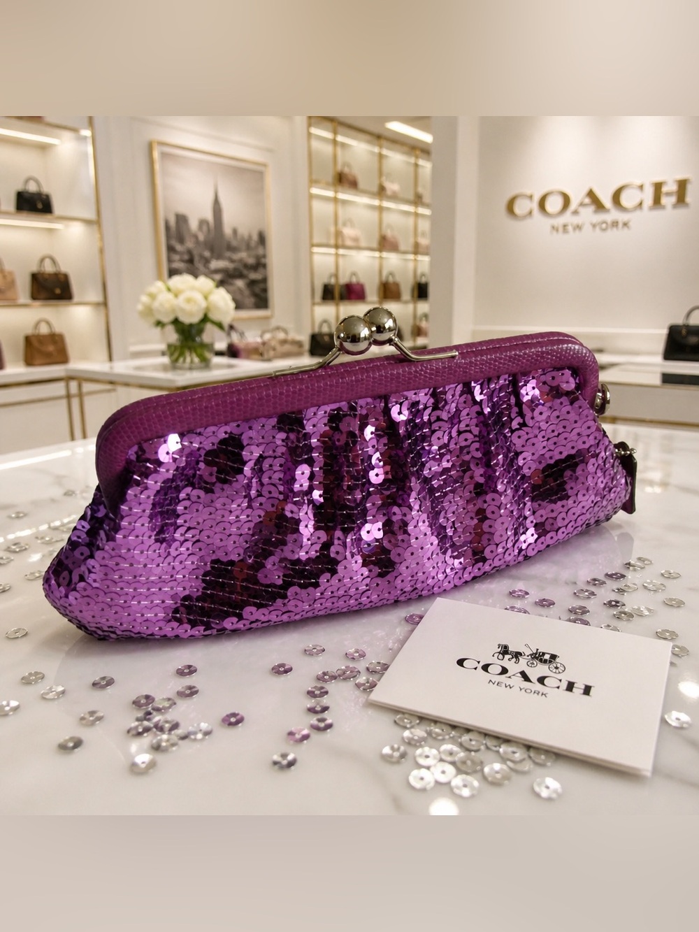 RARE  Y2K Coach Poppy Kisslock Sequin Clutch
MULBERRY BAG 🍒